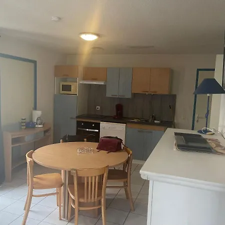 Maisons Du Pescalis Apartment *